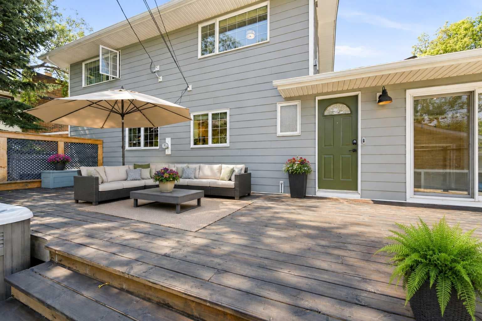 20 Mapleglade Close SE