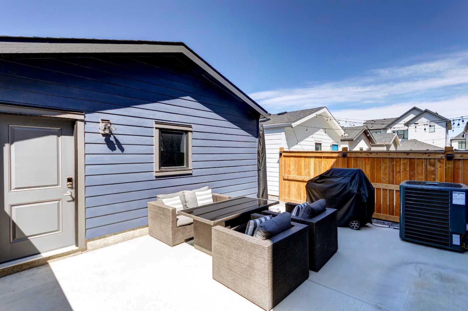 15033 37 Street SW