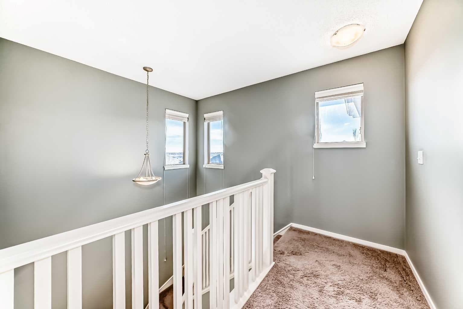 136 Sage Valley Drive NW