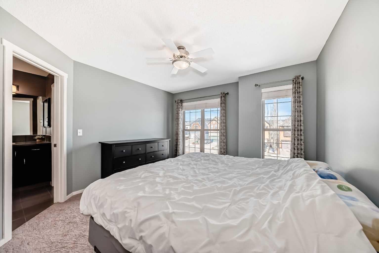 136 Sage Valley Drive NW