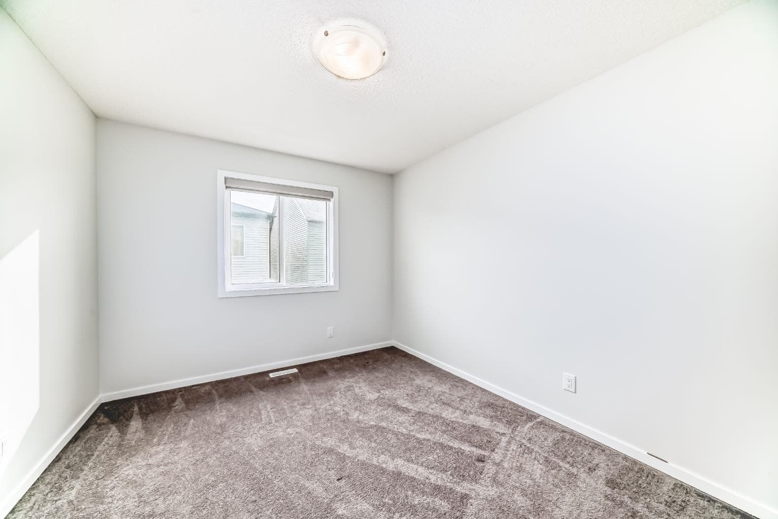 140 Carringham Road NW