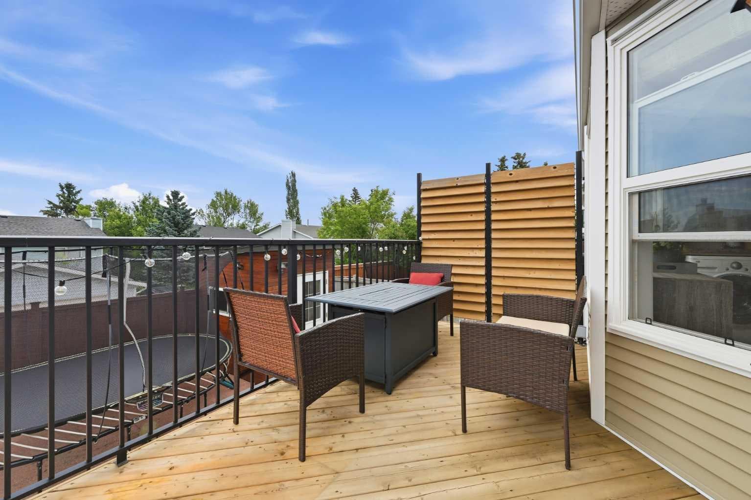 163 Macewan Meadow Way NW