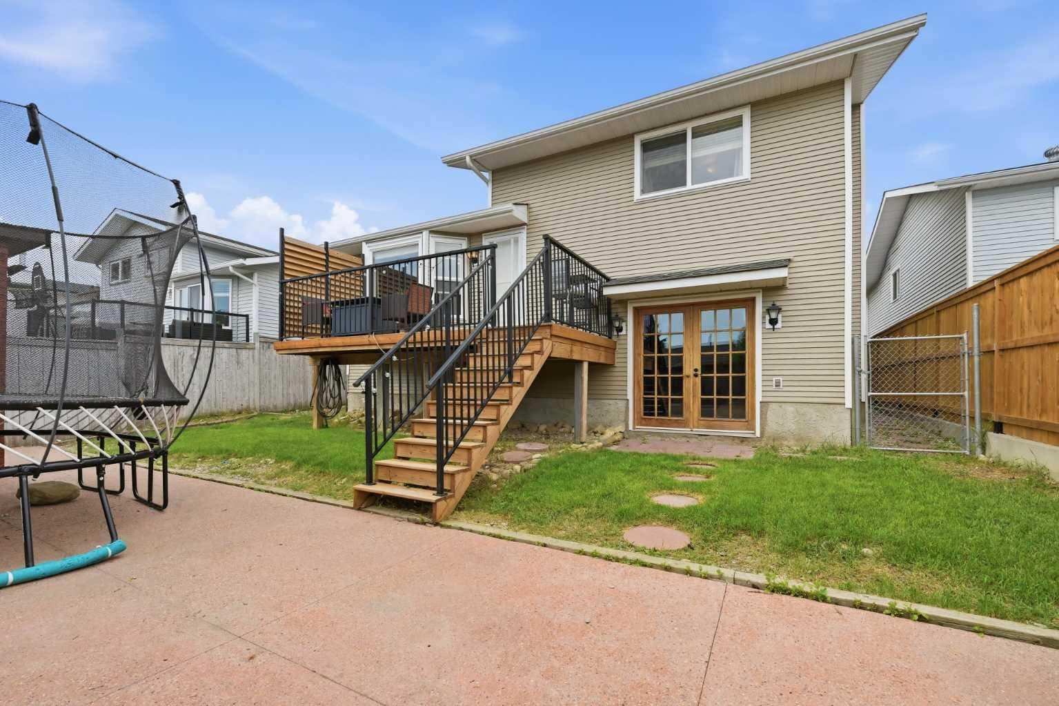 163 Macewan Meadow Way NW