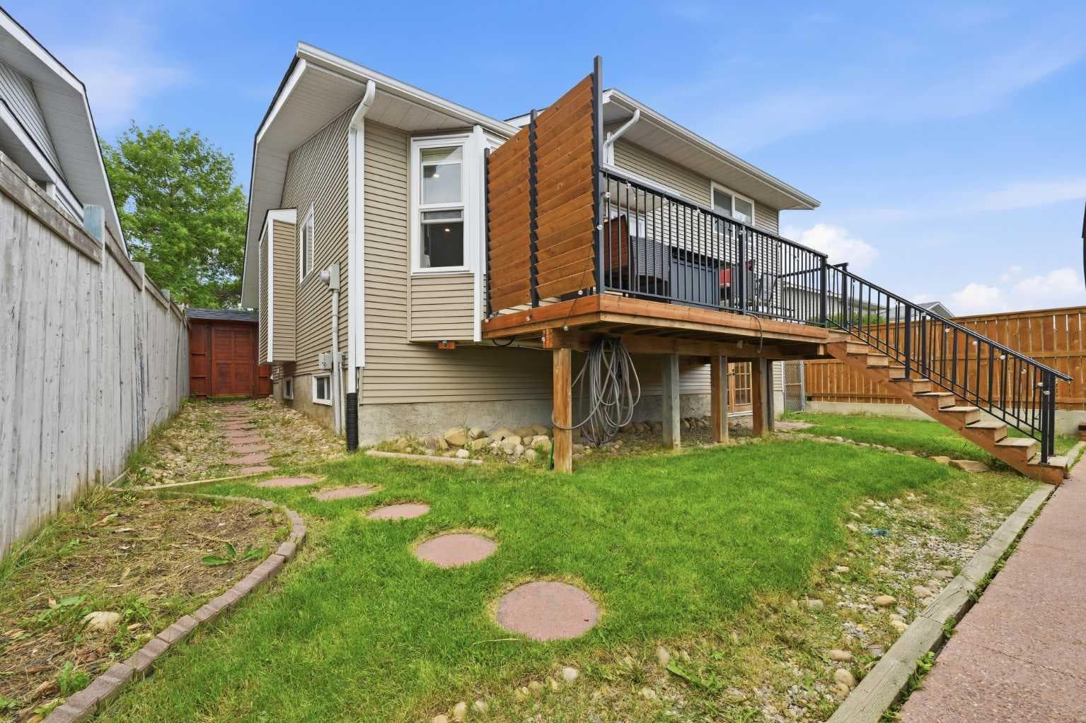 163 Macewan Meadow Way NW