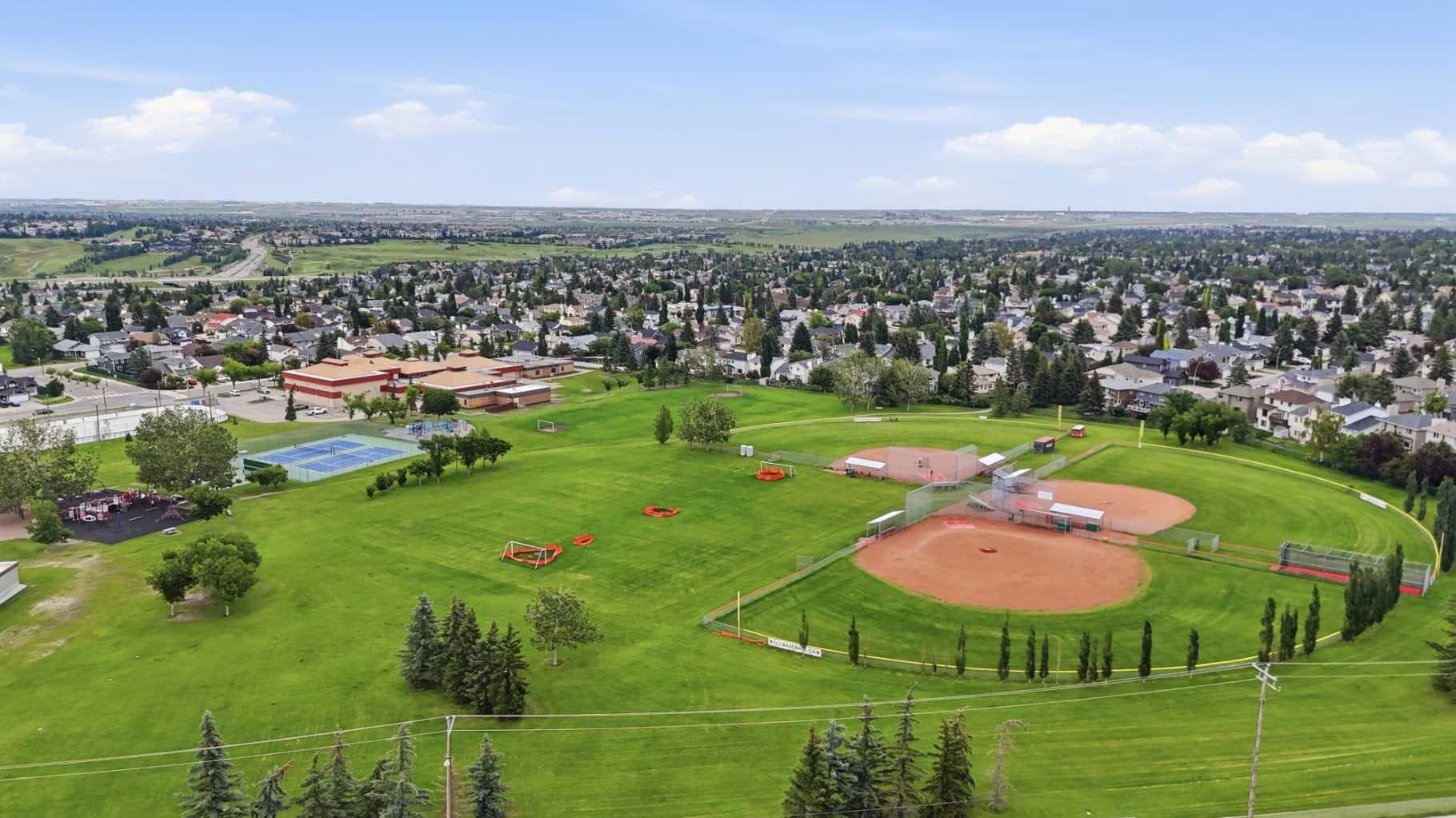 163 Macewan Meadow Way NW