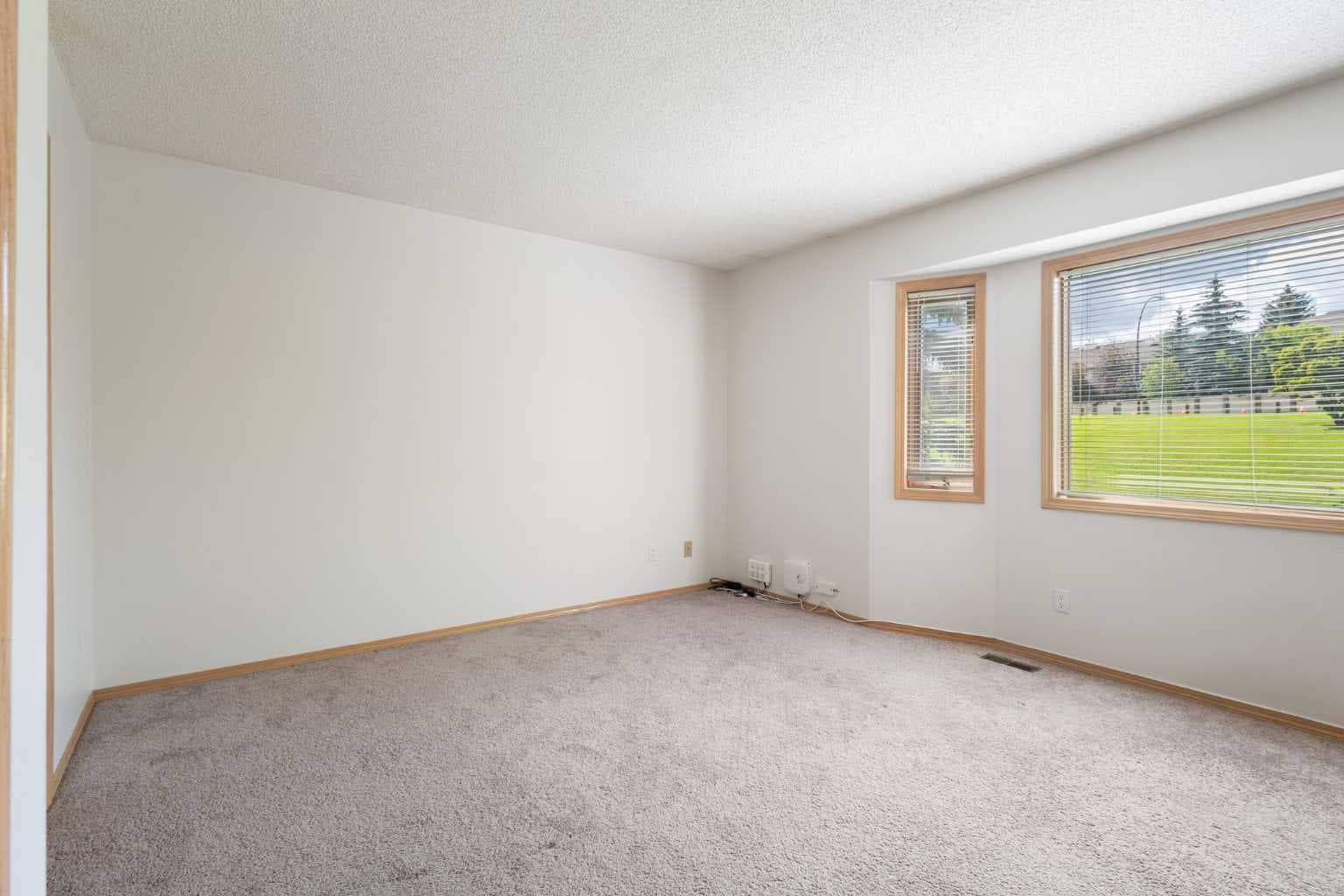 17 Patina Park SW