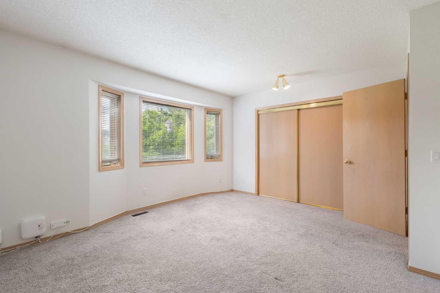 17 Patina Park SW