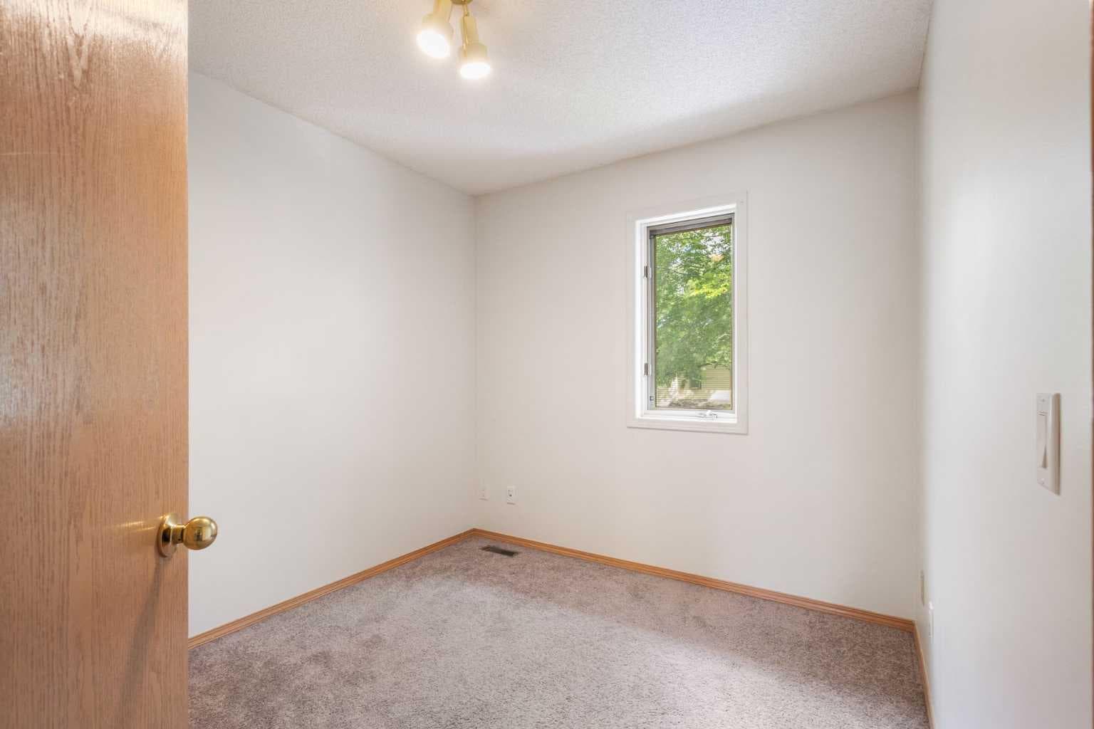 17 Patina Park SW