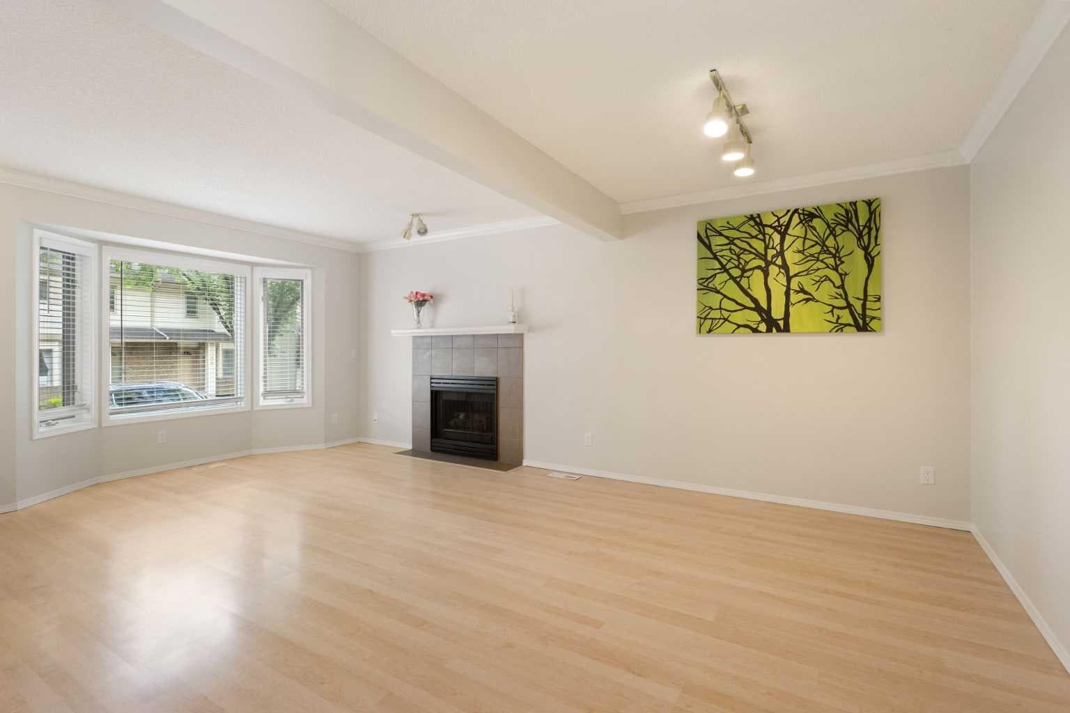 17 Patina Park SW
