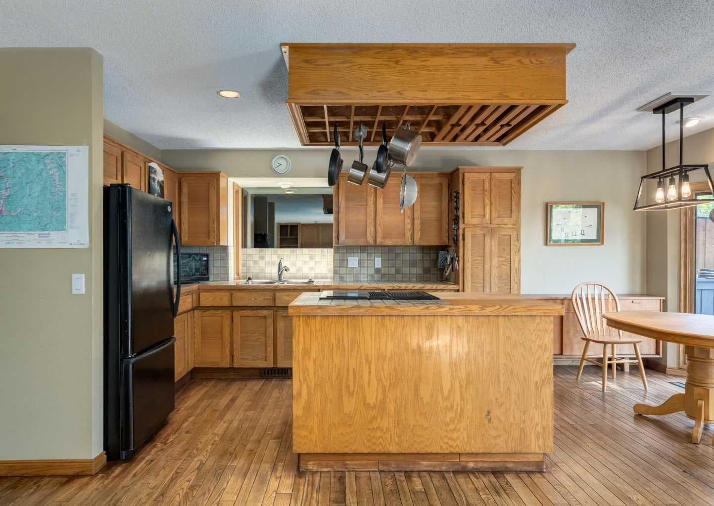 224 Edgedale Drive NW