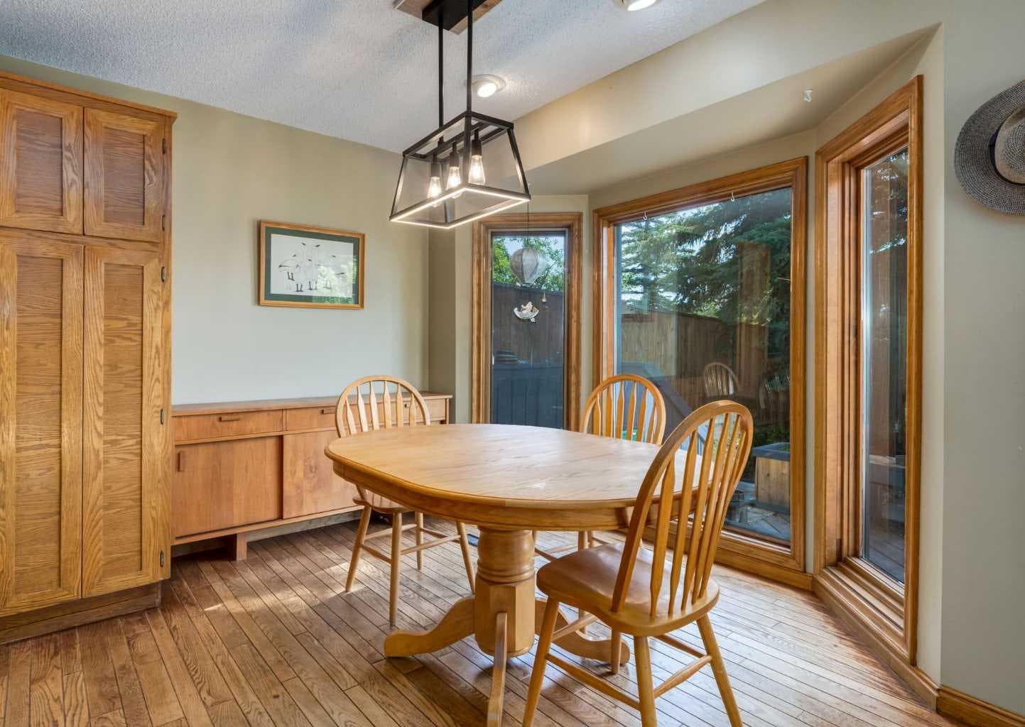 224 Edgedale Drive NW