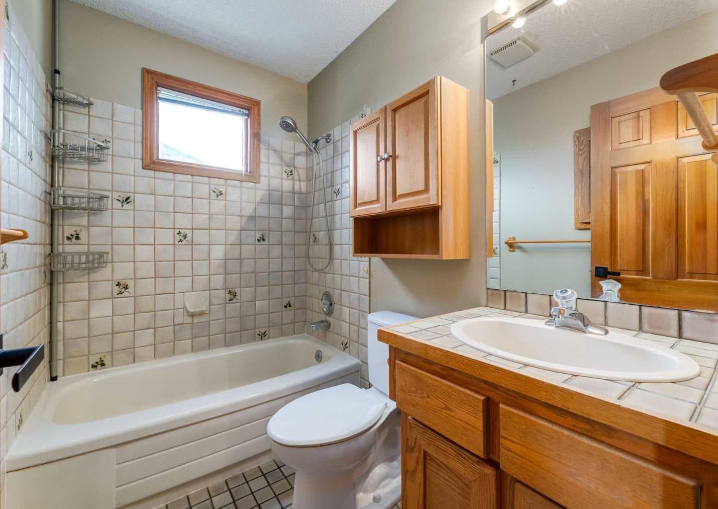 224 Edgedale Drive NW