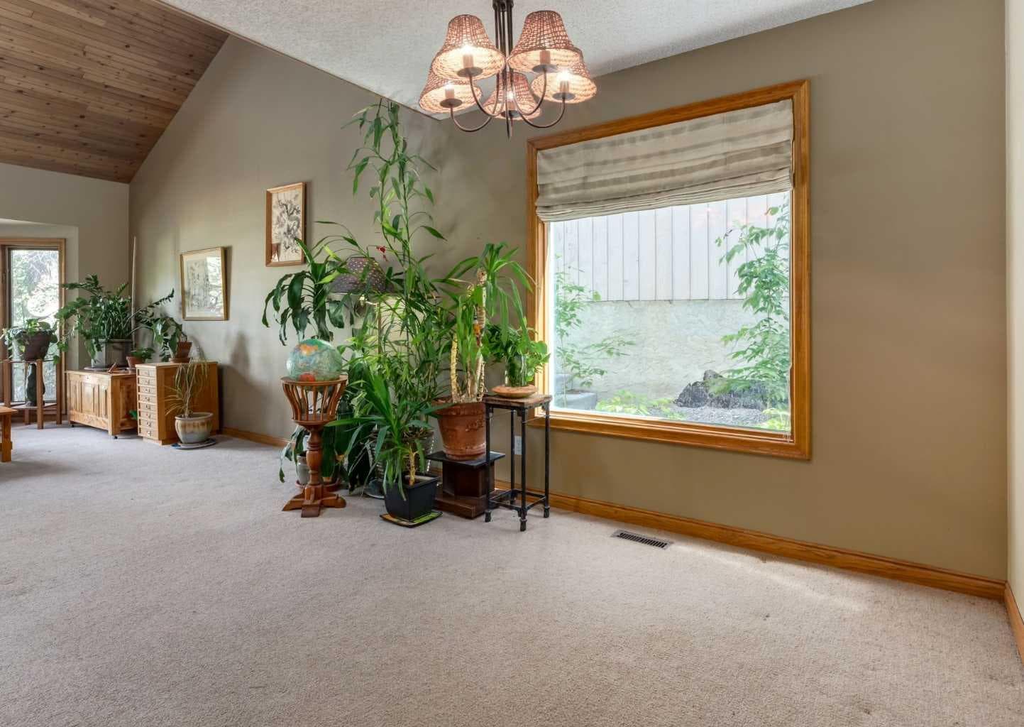 224 Edgedale Drive NW