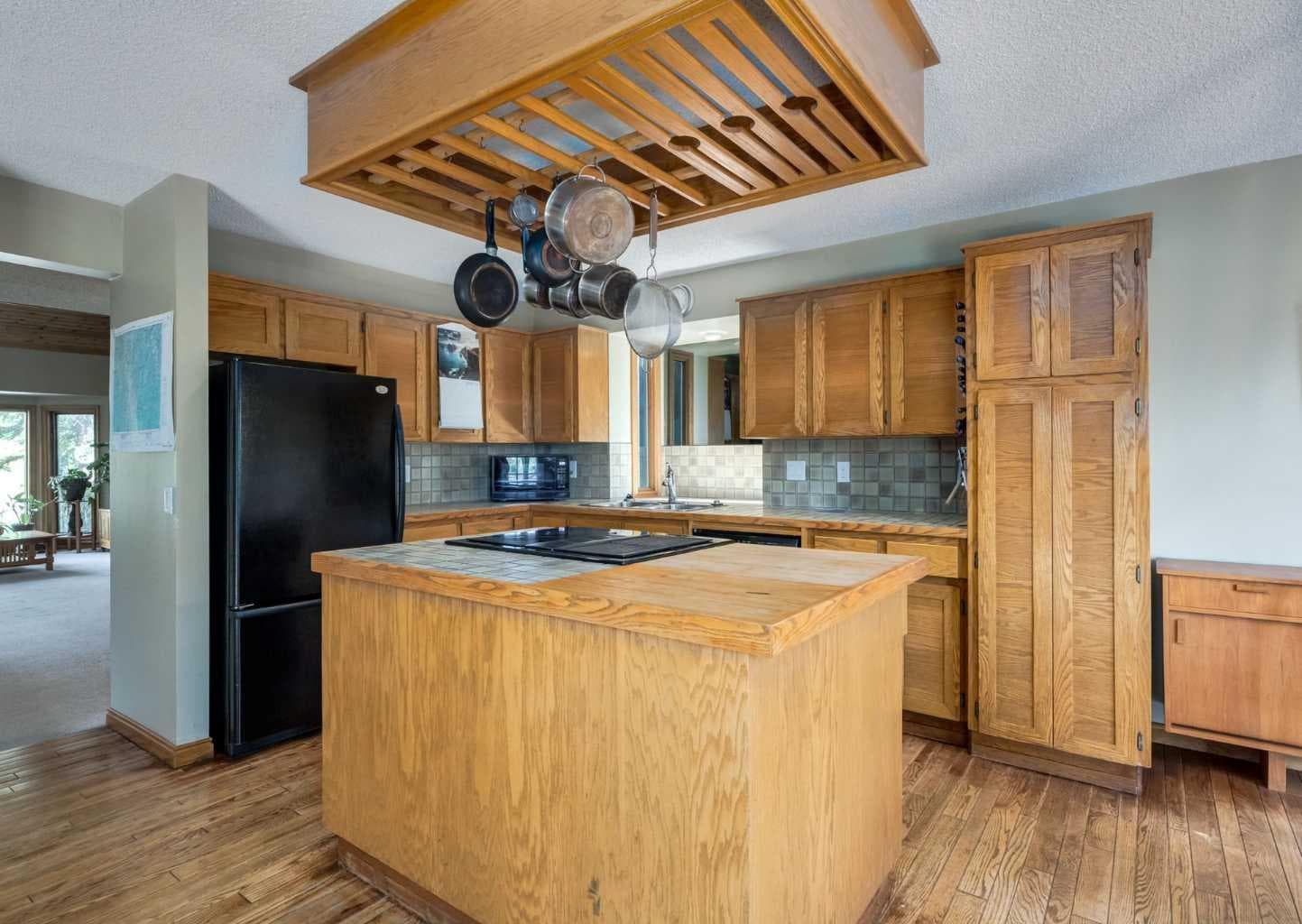 224 Edgedale Drive NW