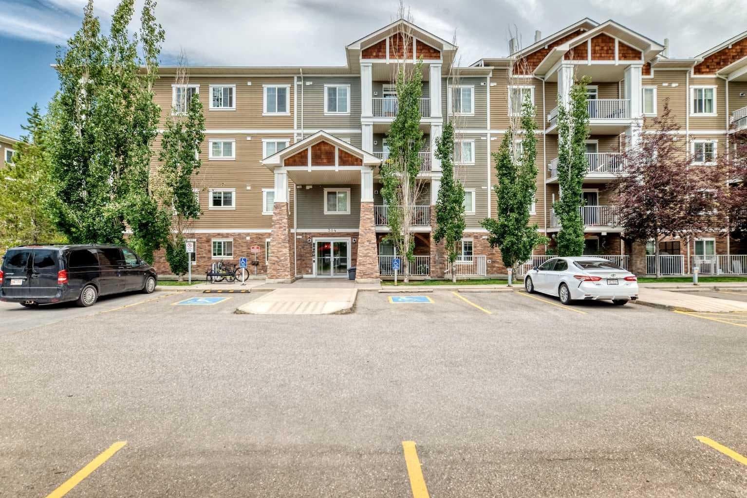 106, 304 Cranberry Park SE