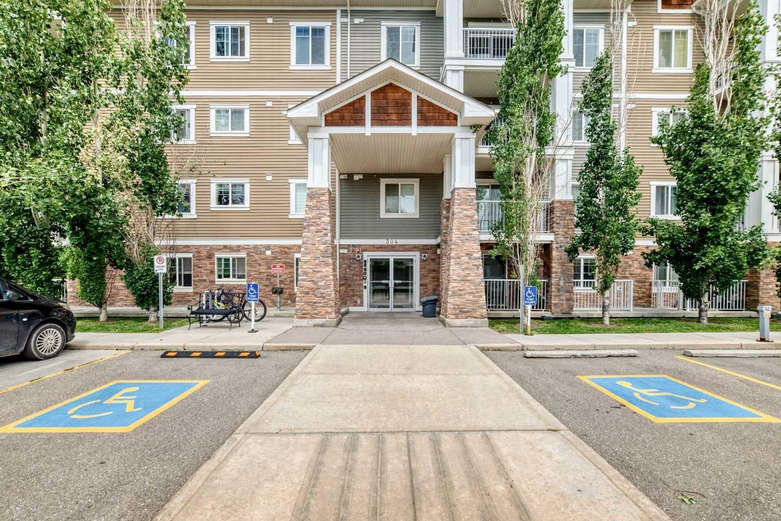 106, 304 Cranberry Park SE