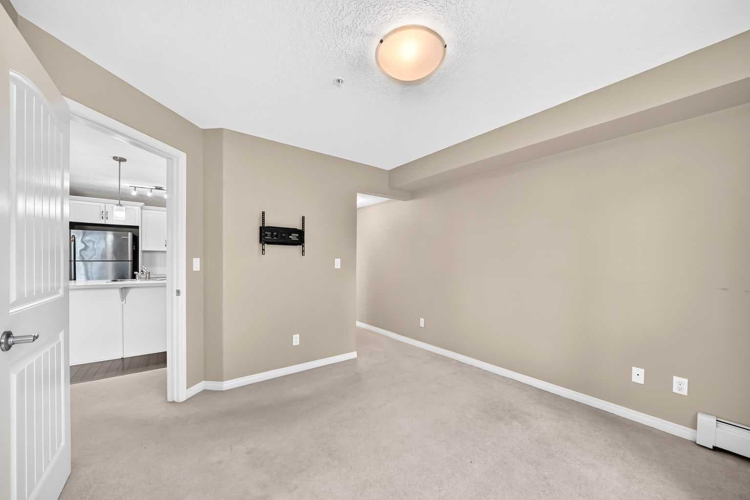106, 304 Cranberry Park SE