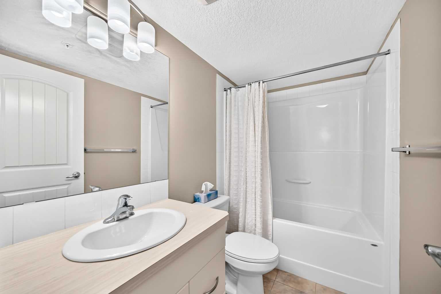 106, 304 Cranberry Park SE