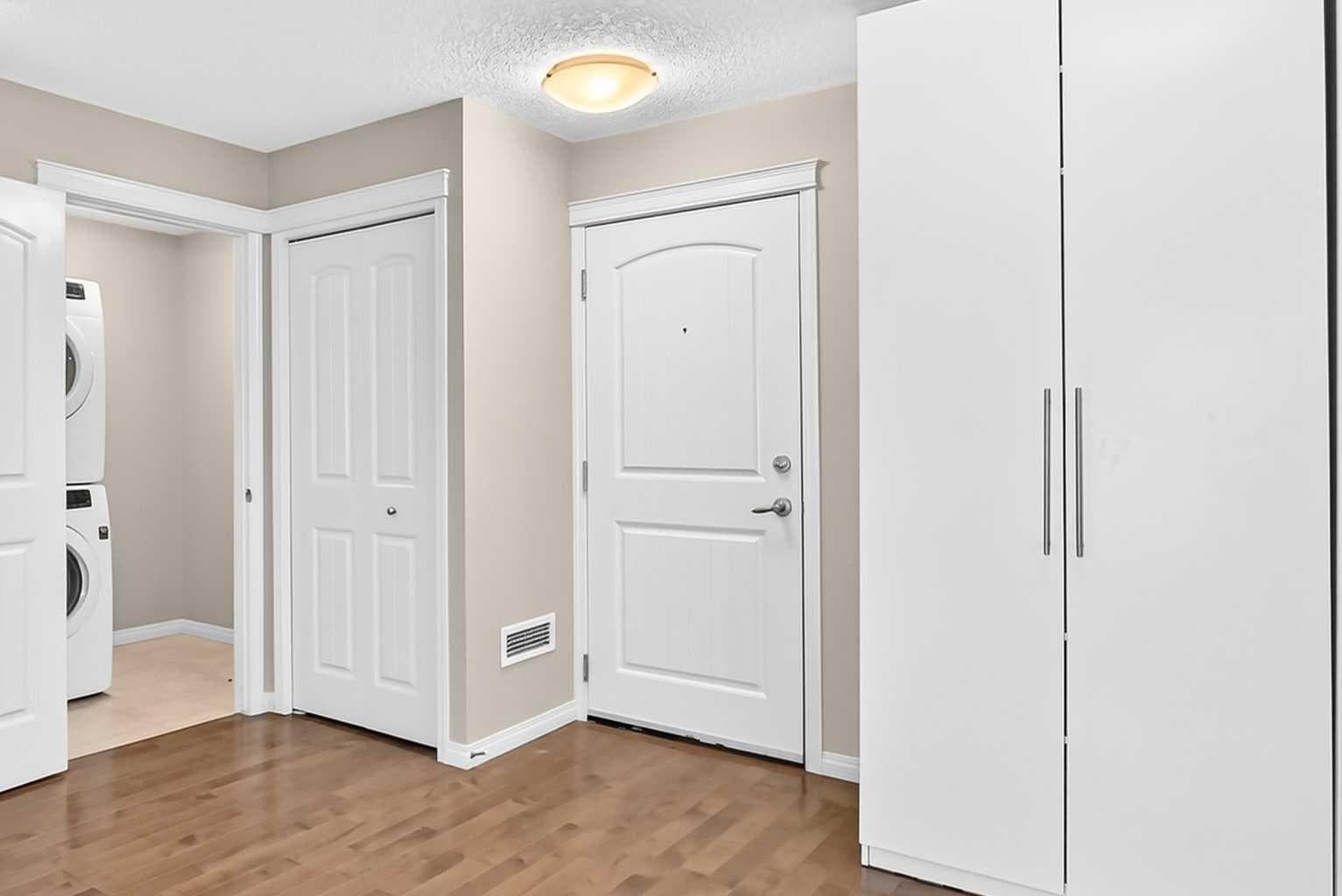 106, 304 Cranberry Park SE