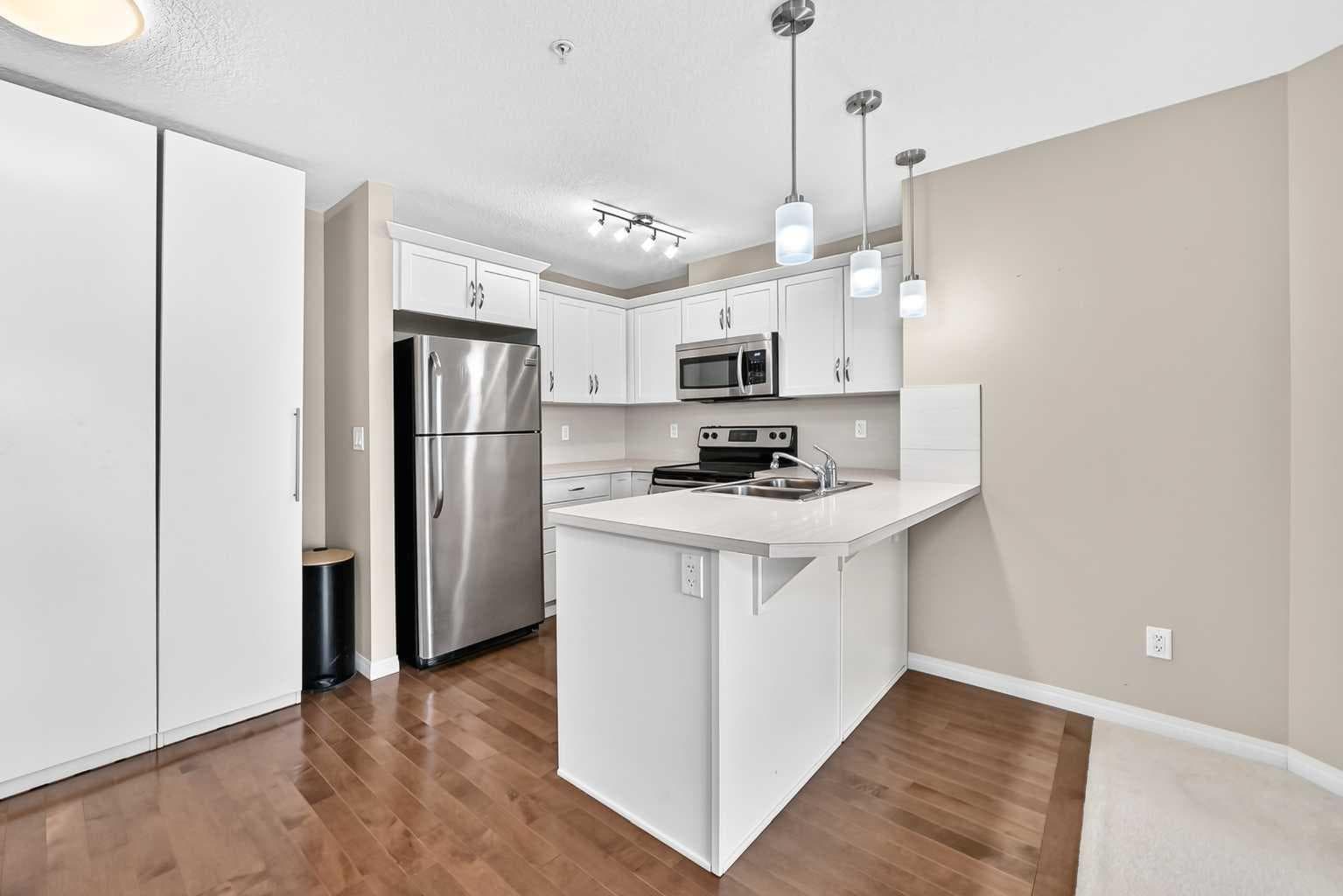 106, 304 Cranberry Park SE