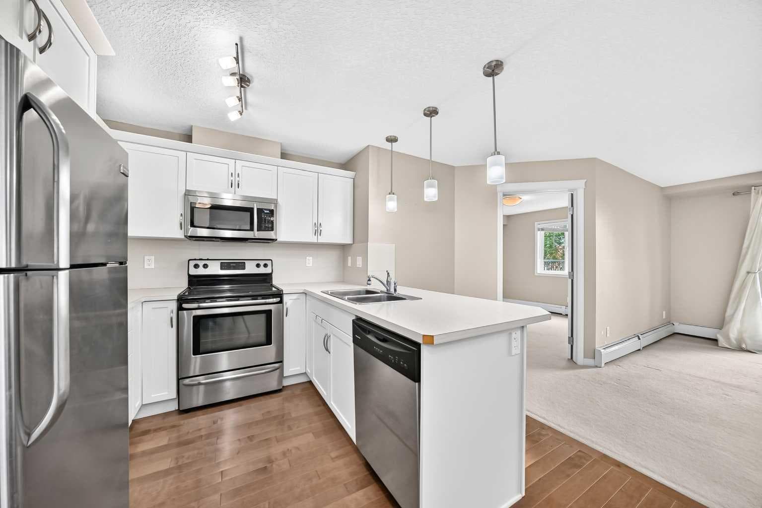 106, 304 Cranberry Park SE