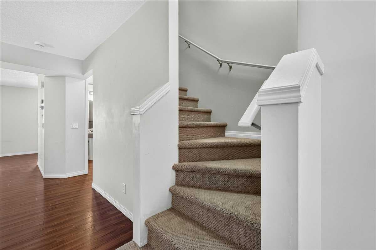 604 Auburn Bay Square SE