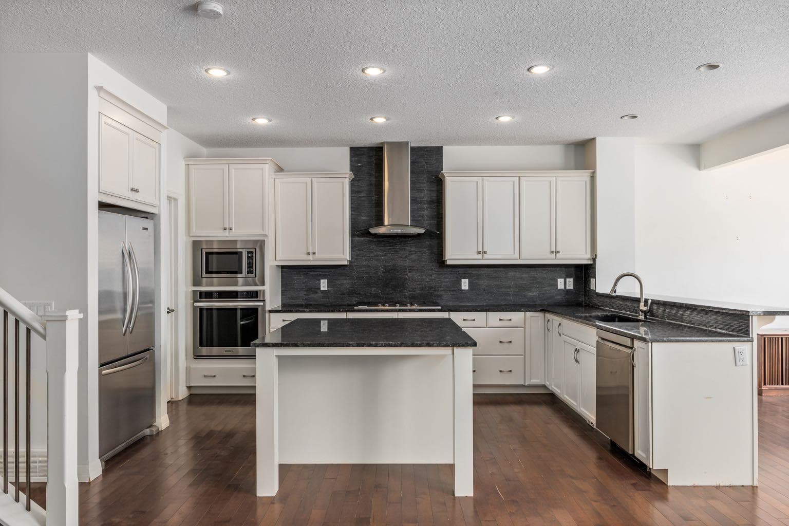 31 Chaparral Valley Way SE