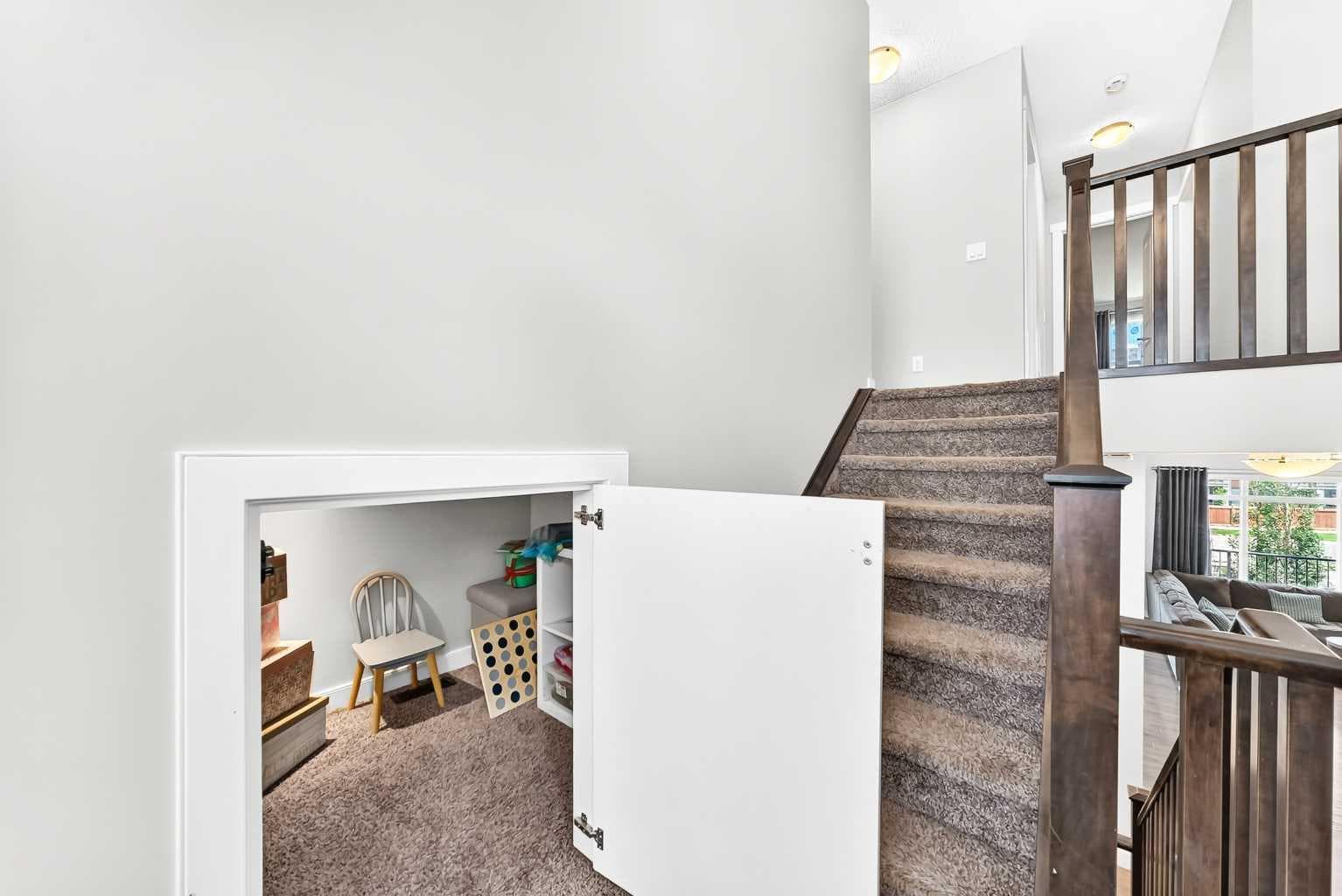 47 SAGE BLUFF Mews NW