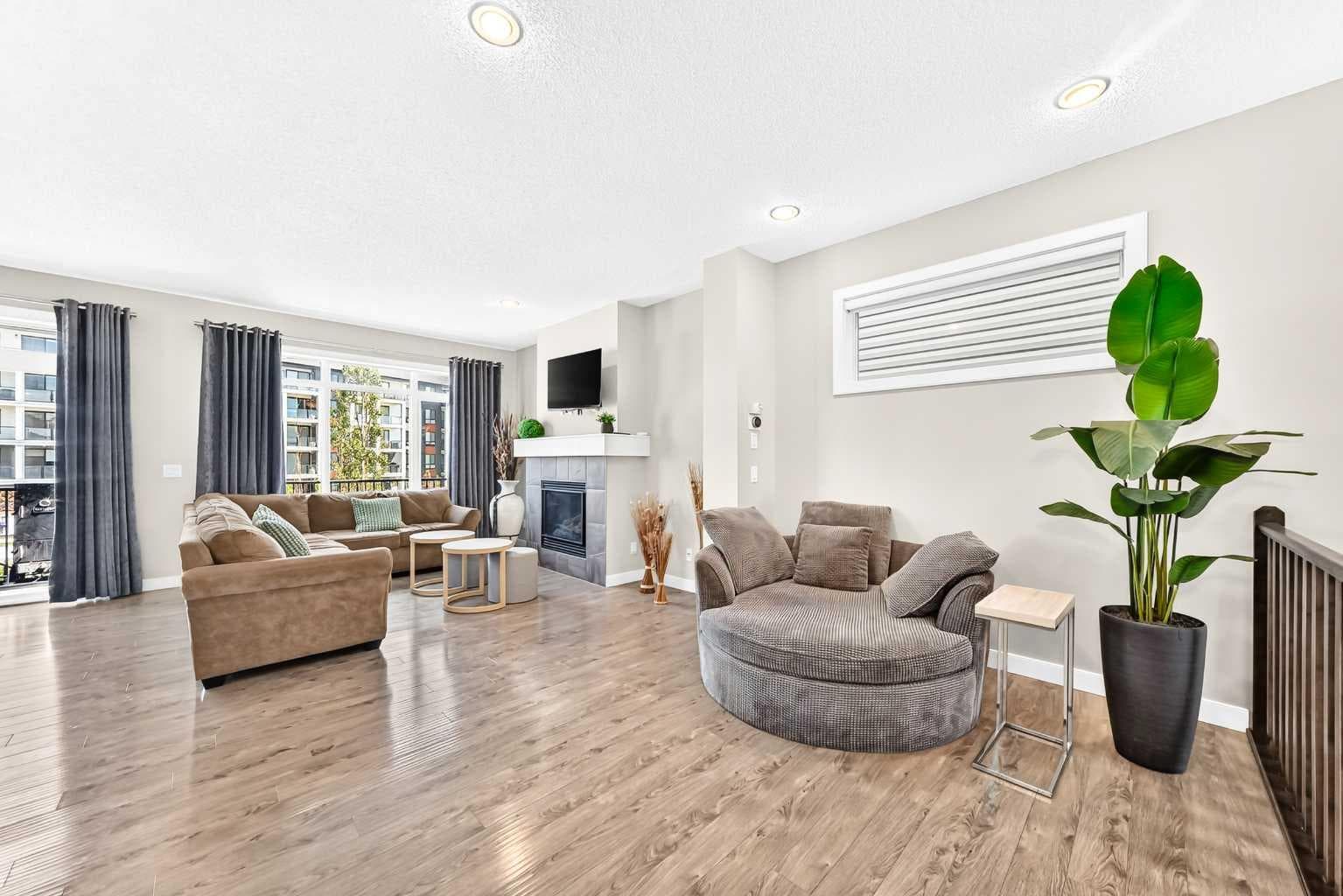 47 SAGE BLUFF Mews NW