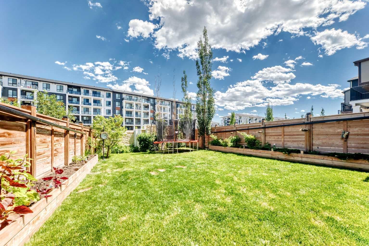 47 SAGE BLUFF Mews NW
