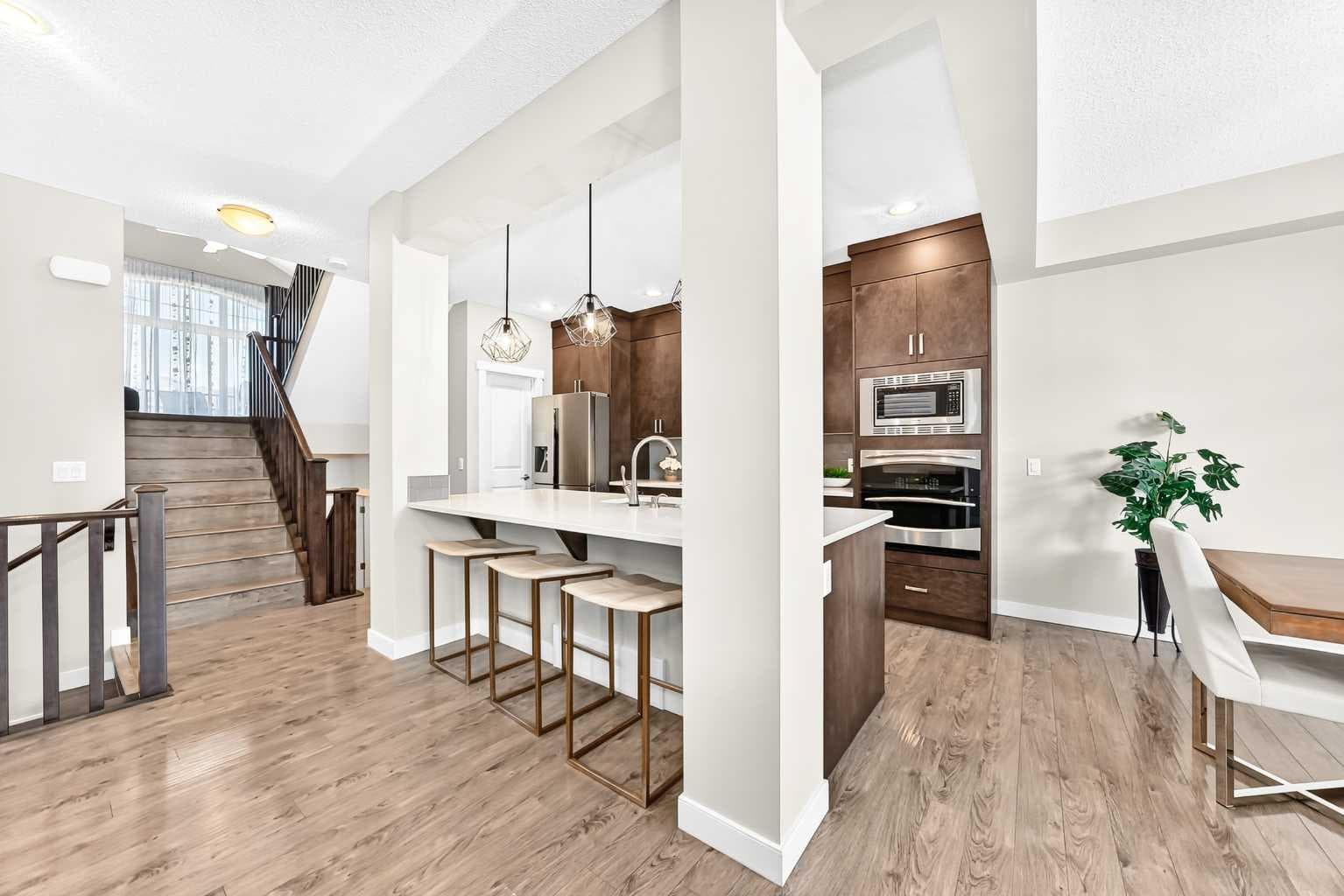 47 SAGE BLUFF Mews NW