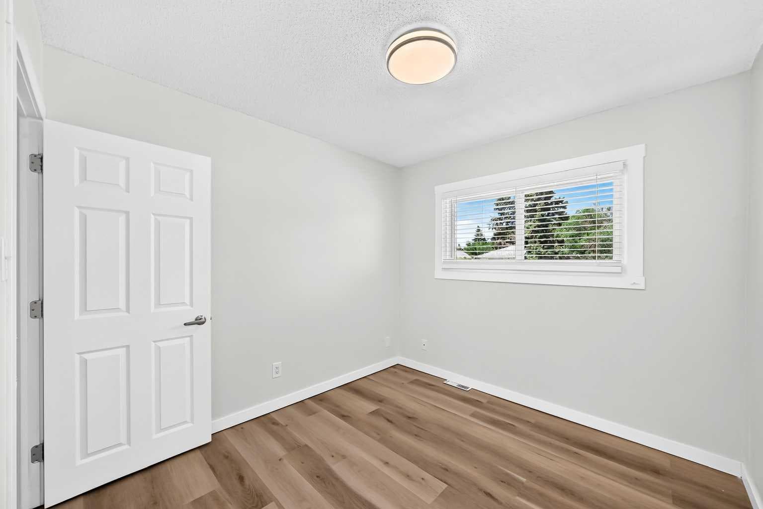 2016 46 Street SE