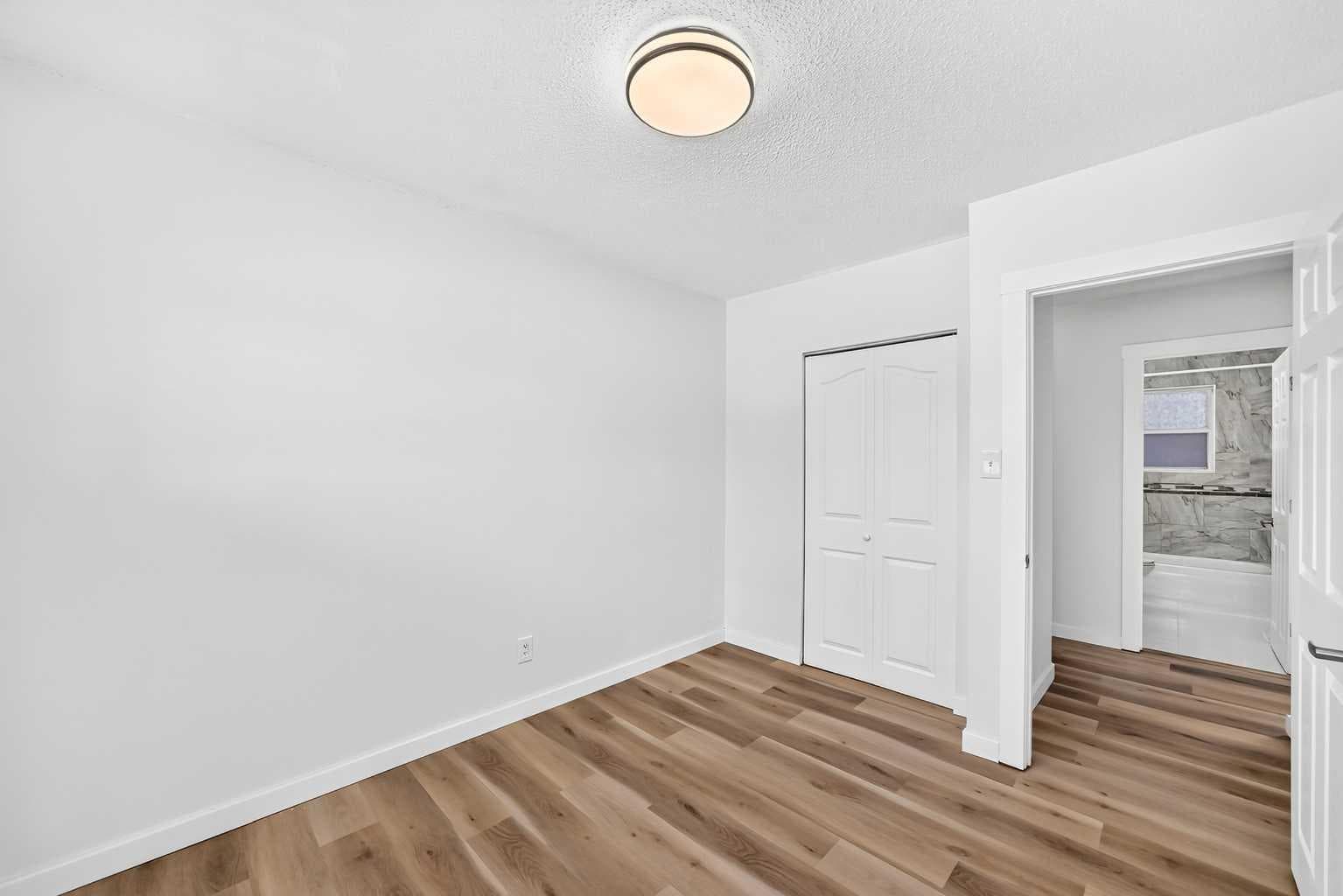 2016 46 Street SE