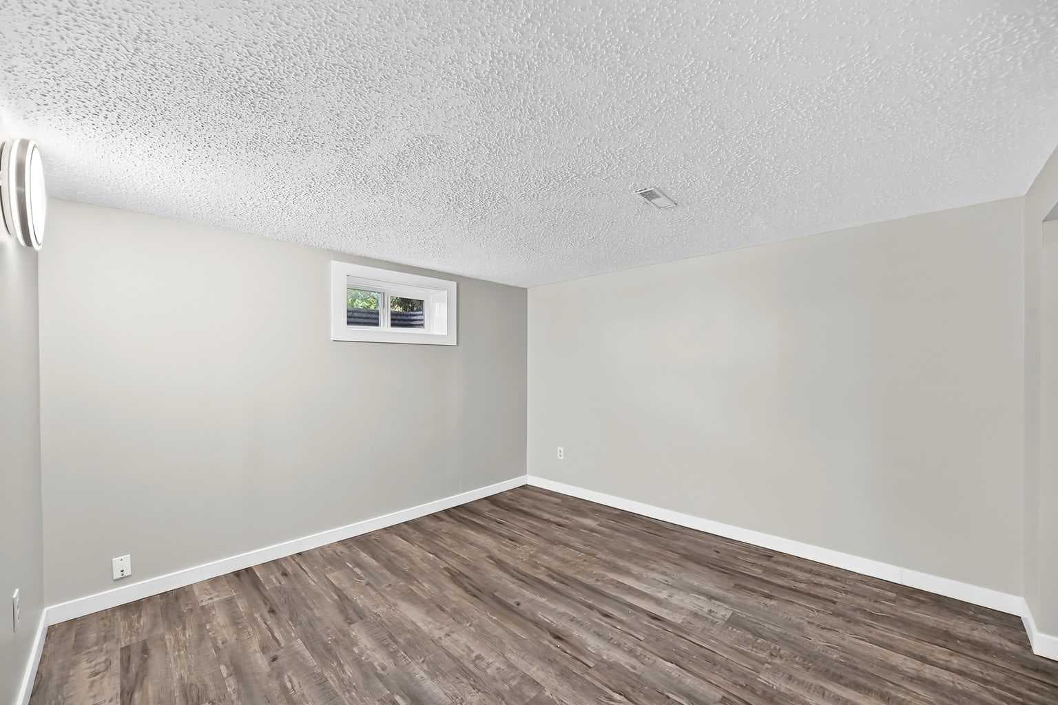 2016 46 Street SE