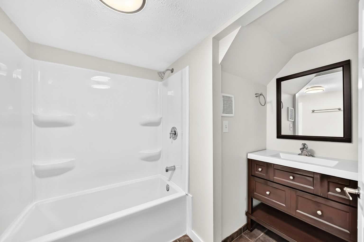 2016 46 Street SE