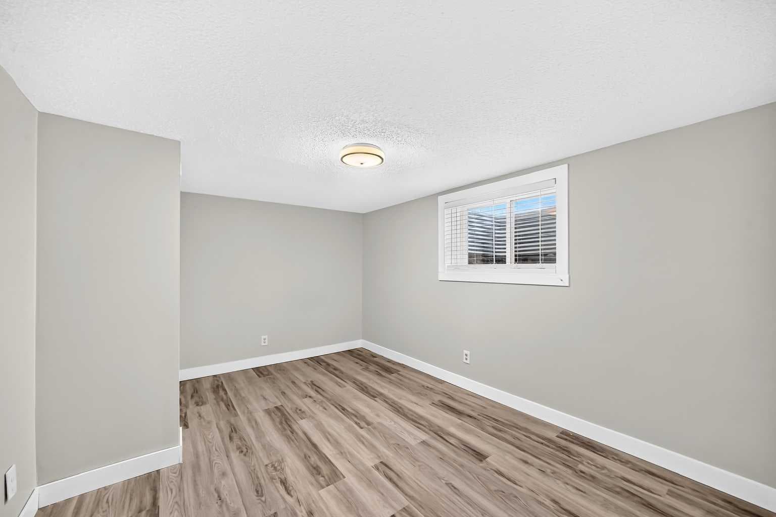 2016 46 Street SE