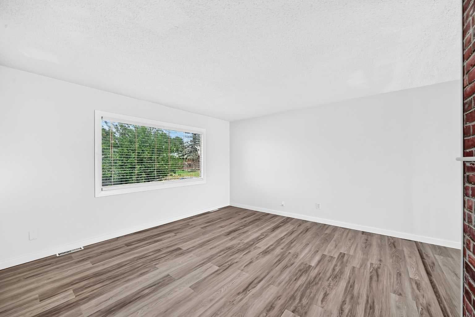 2016 46 Street SE