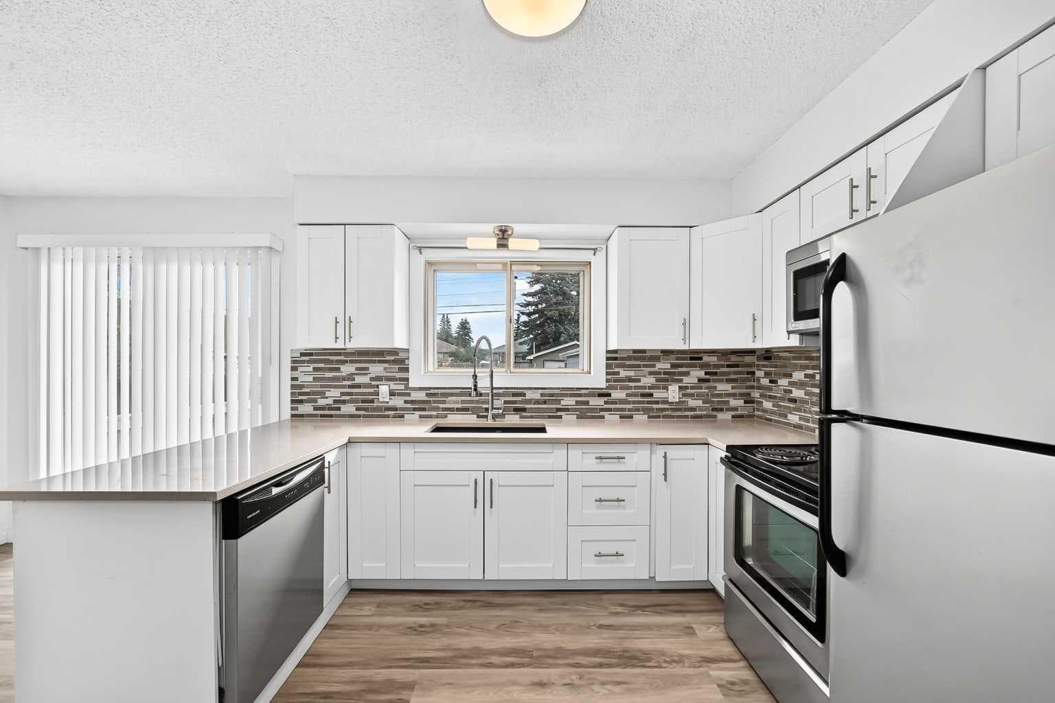 2016 46 Street SE