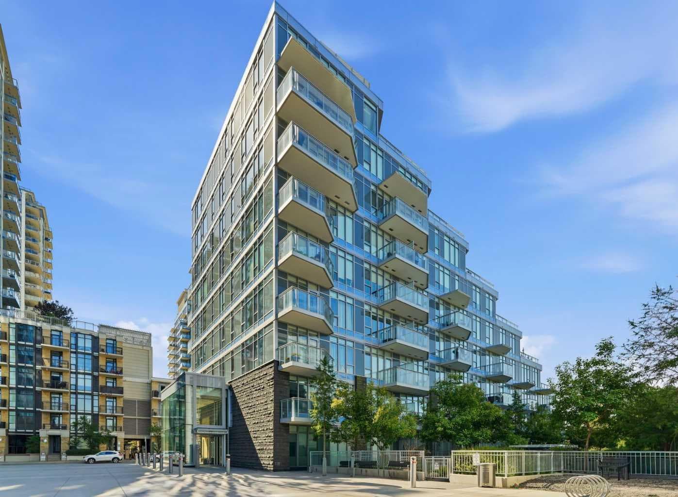 303, 138 waterfront Court SW
