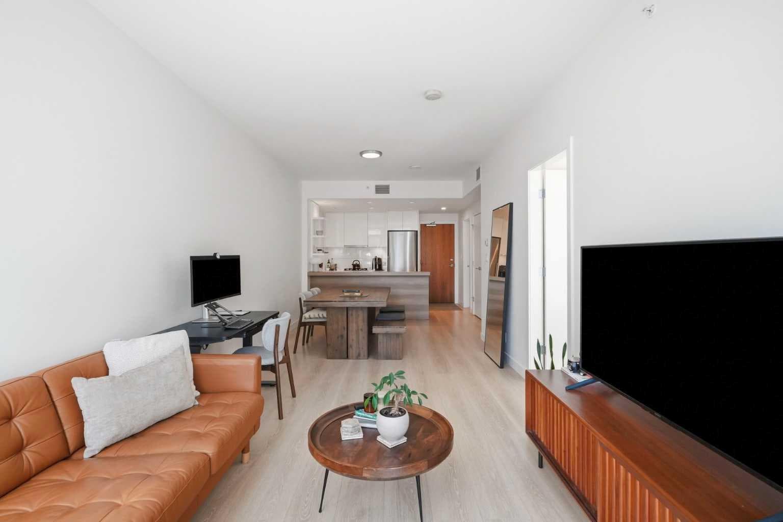 303, 138 waterfront Court SW