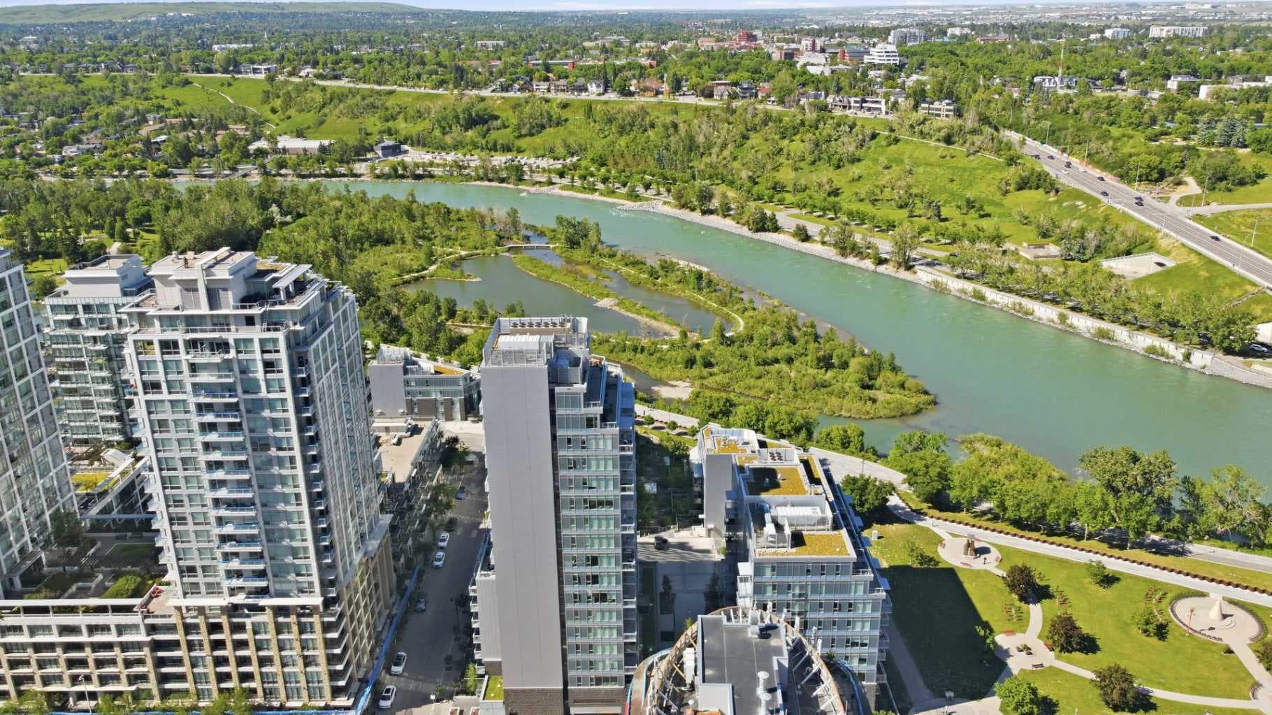 303, 138 waterfront Court SW