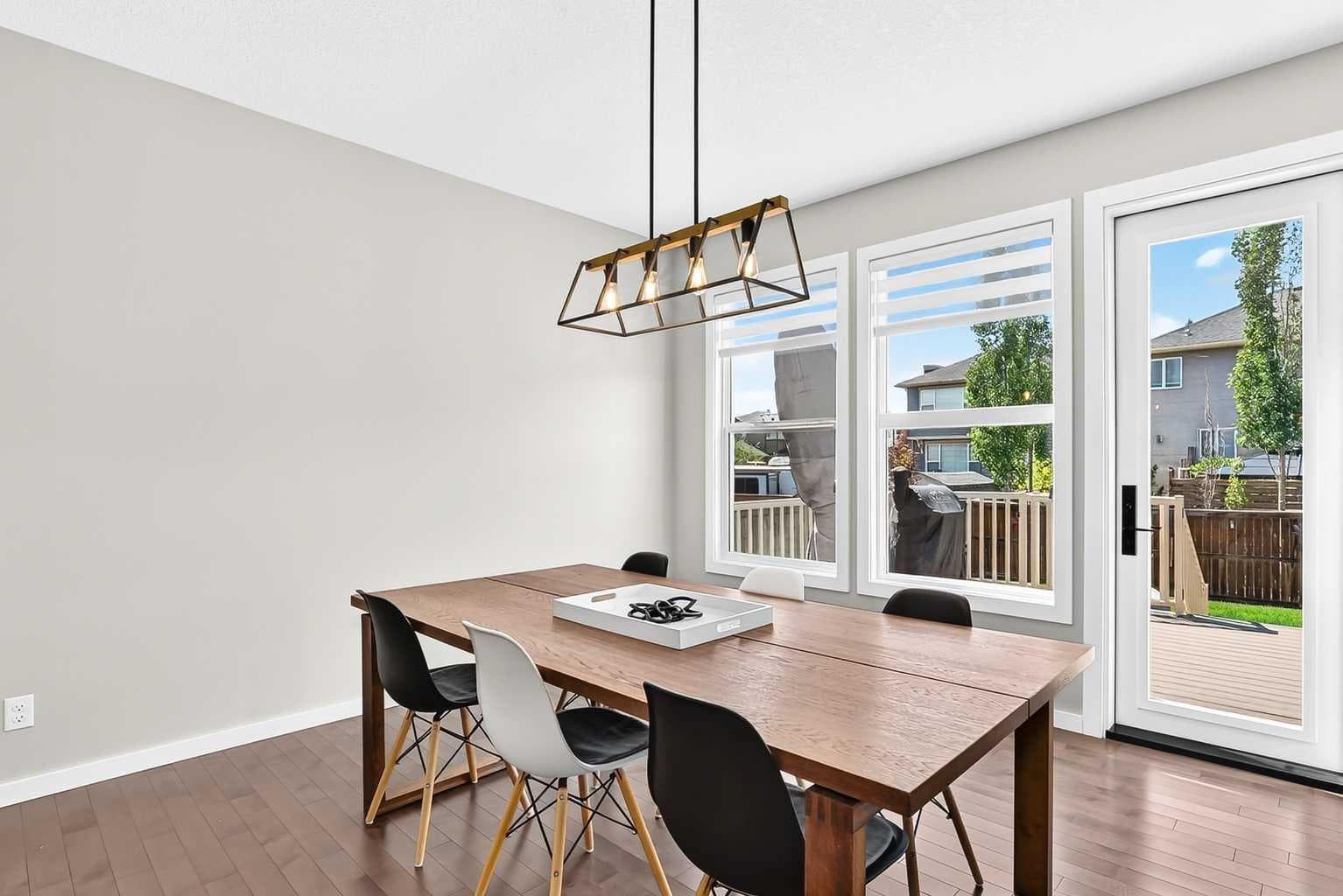 145 Kinniburgh Gardens 