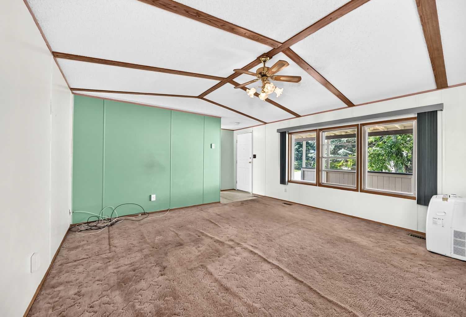 3218 Burroughs Manor NE