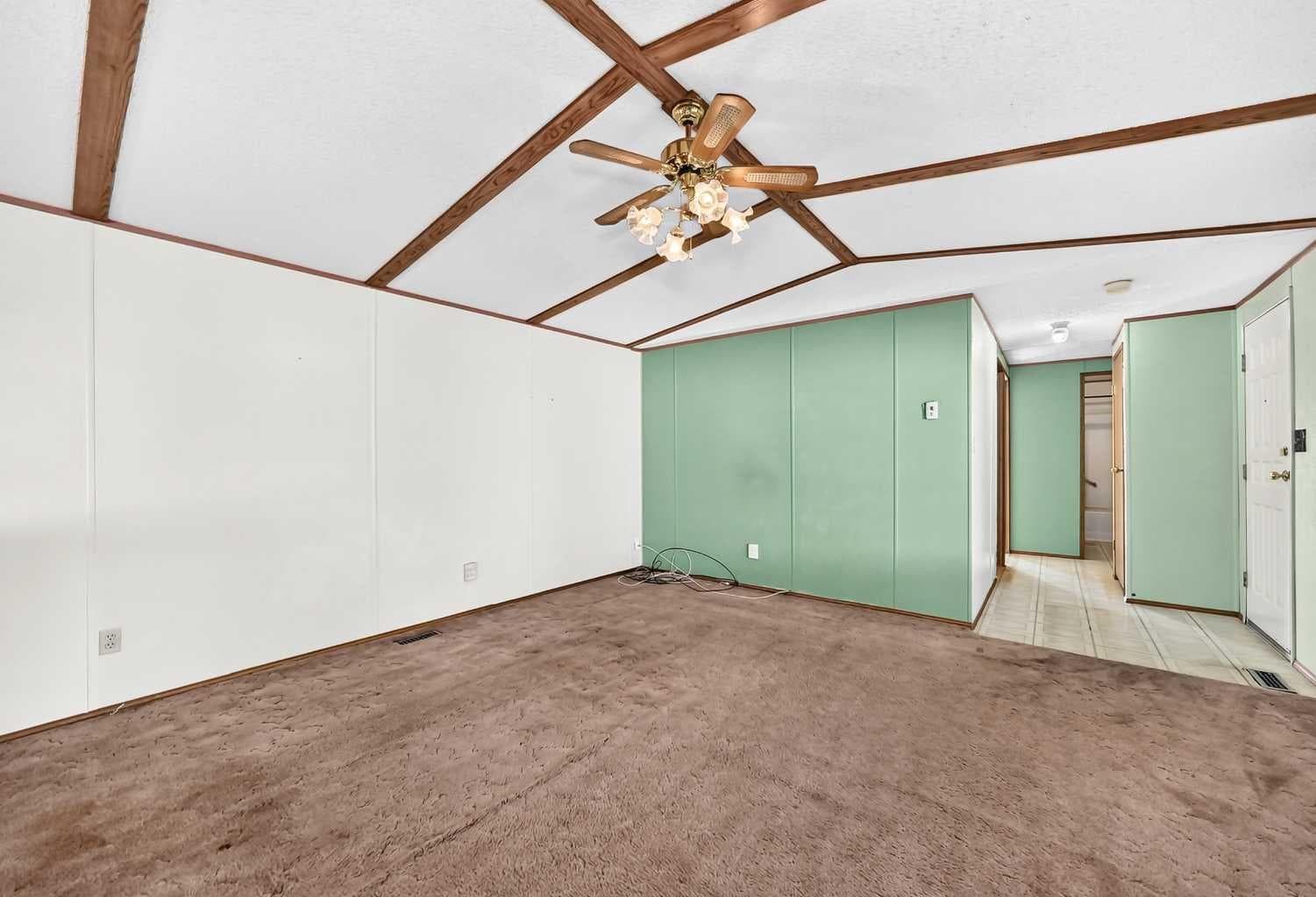 3218 Burroughs Manor NE