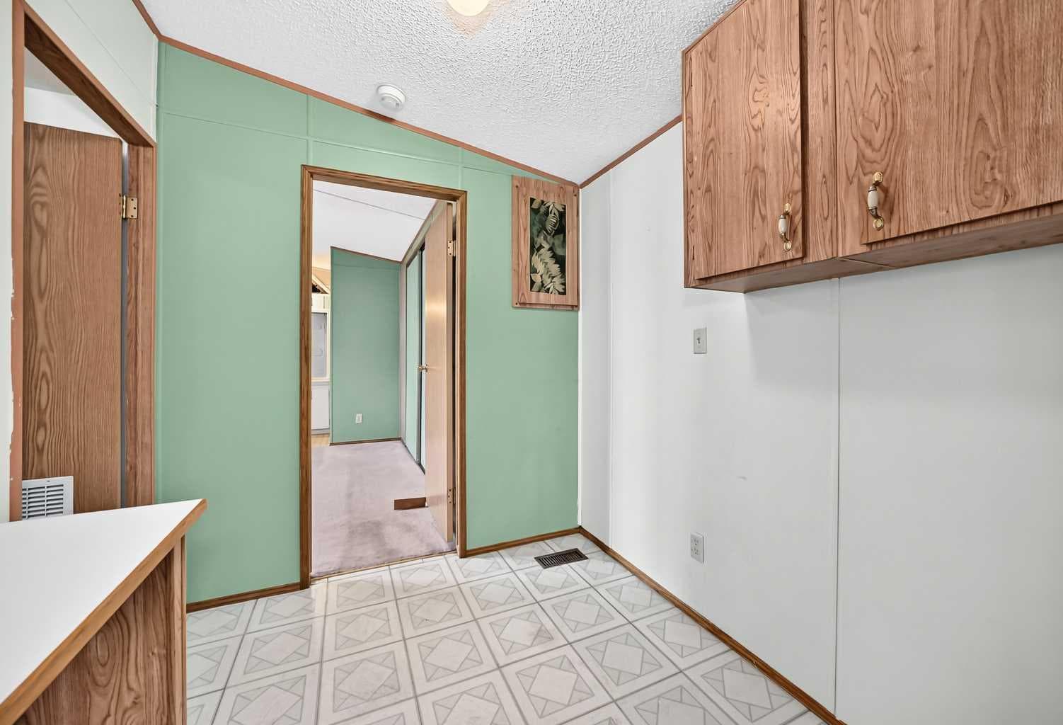 3218 Burroughs Manor NE