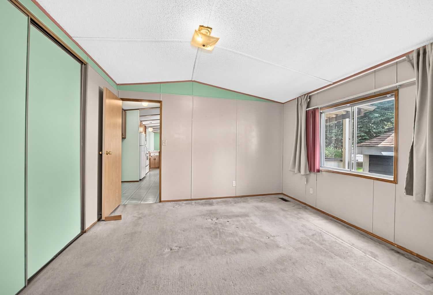 3218 Burroughs Manor NE