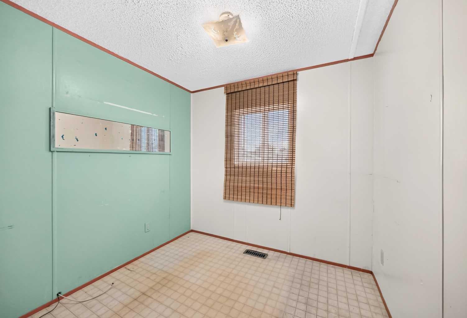 3218 Burroughs Manor NE