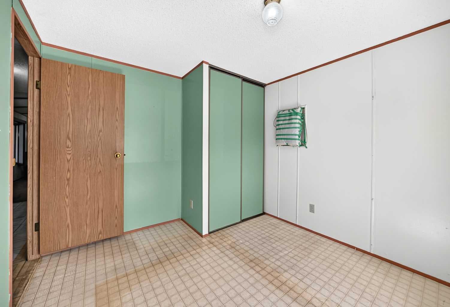 3218 Burroughs Manor NE