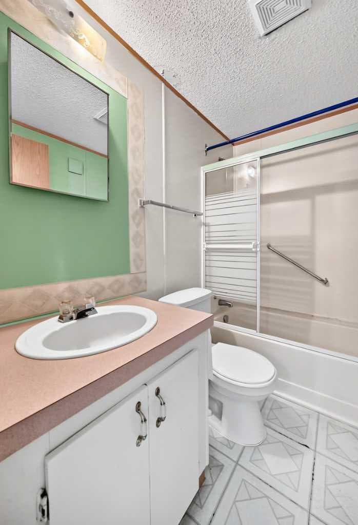 3218 Burroughs Manor NE