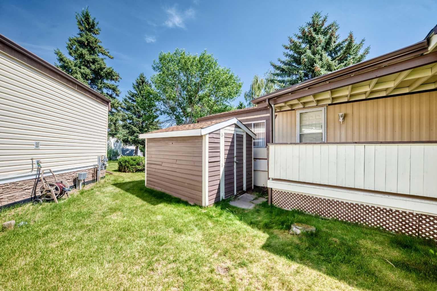 3218 Burroughs Manor NE